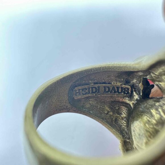 Heidi Daus Ring Size 5.5 Crystal Faux Pearl Peridot Rhinestone Cabochon - Picture 11 of 16